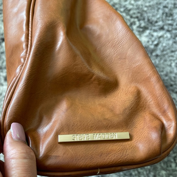 Steve Madden Bwinnie Cognac Brown Hobo zipper bag - Picture 6 of 9